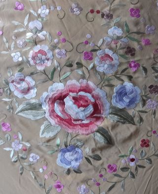 MANTÓN DE MANILA VINTAGE  BEIGE CON FLORES