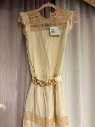 Vestido beige y rosa con flores
