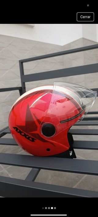 Casco de moto rojo AXXIS