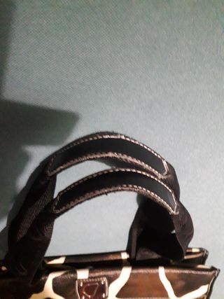Bolso de mano con estampado de jirafa