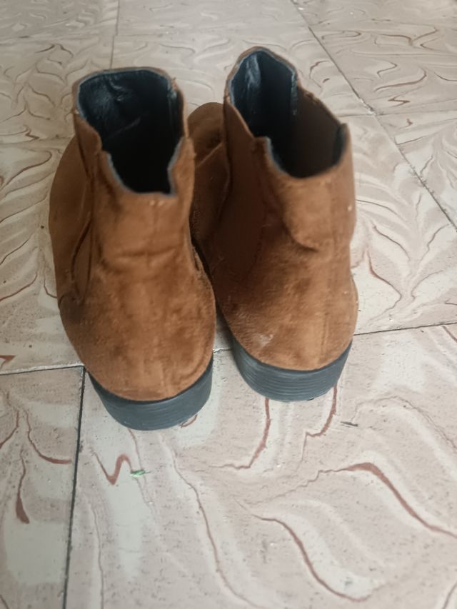 Botines marrones tipo Chelsea