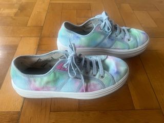 Zapatillas con plataforma. Victoria. Número 38￼