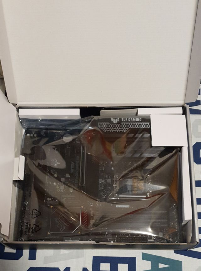 Placa Base Asus Tuf Gaming Z790-plus D4