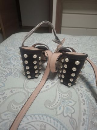 Zapatos Uterque grises con perlas