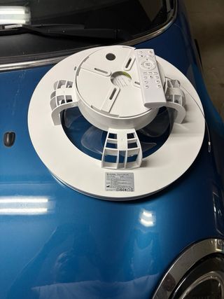 Ventilador de techo blanco con luz y mando