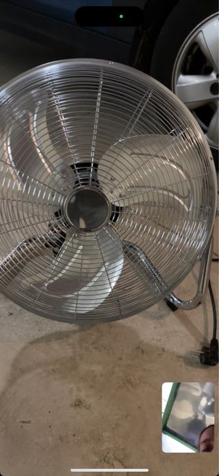 Ventilador de suelo metálico