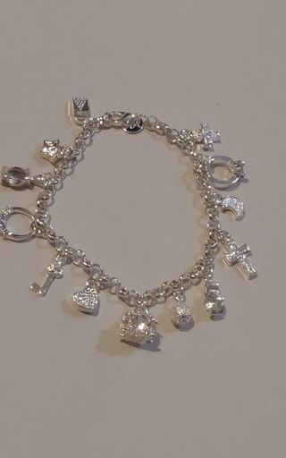 Pulsera con dijes de novia