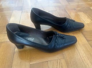 Zapatos de tacón bajo. Adabella. Número 37