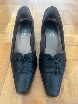 Zapatos de tacón bajo. Adabella. Número 37
