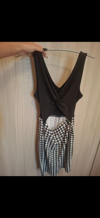 TOP 8 euro
VESTITI 10 euro