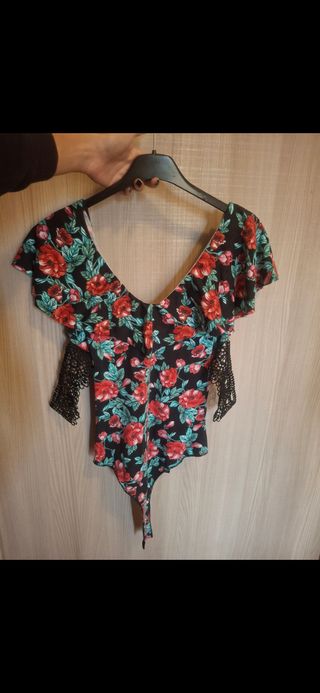 TOP 8 euro
VESTITI 10 euro
