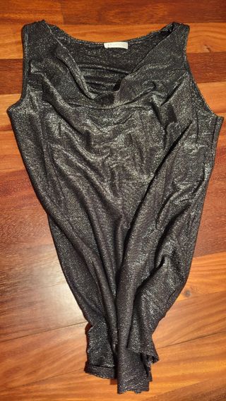 Camiseta elástica con brillos plateados