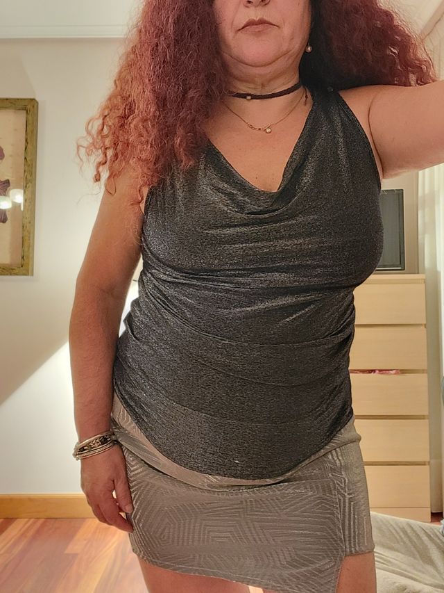 Camiseta elástica con brillos plateados