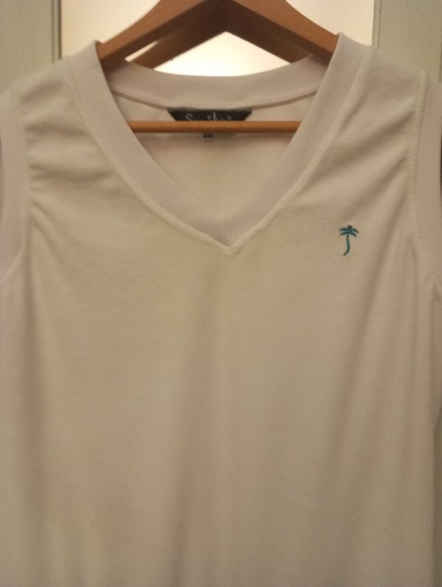 Vestido blanco sin mangas con cordón