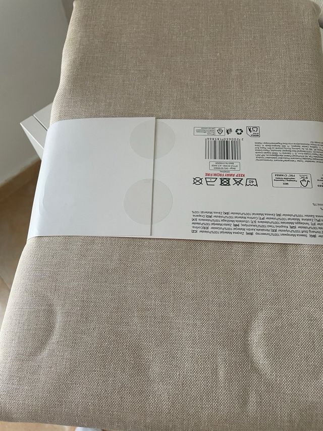 Cortinas Bege com Ilhós Prateados