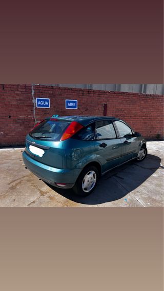 Ford Focus 1.6 CON PEGATINA
