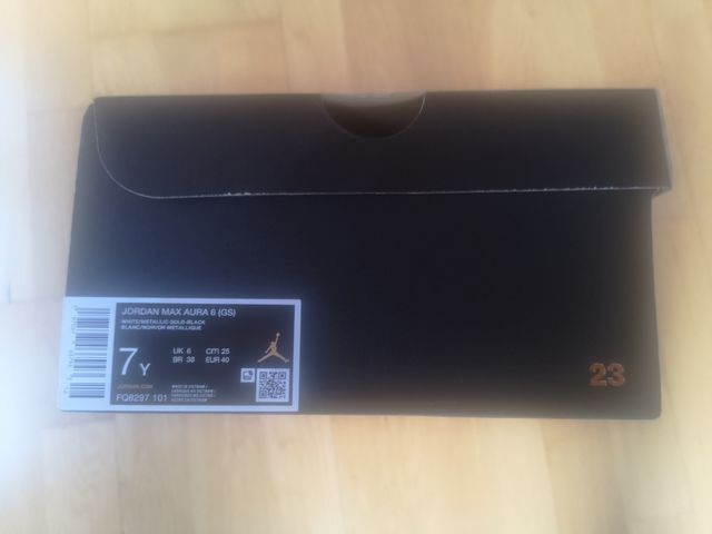 Jordan Max Aura 6 Zapatillas Blancas y Negras