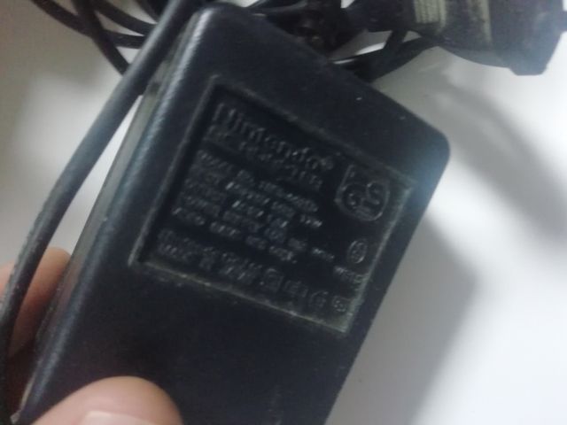 Nintendo NES con 2 mandos y Mario