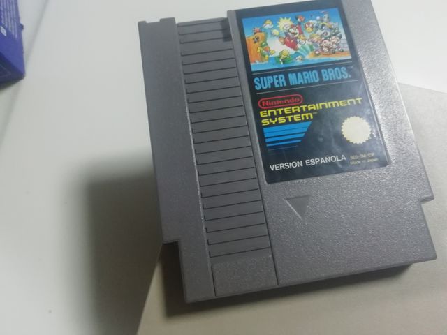 Nintendo NES con 2 mandos y Mario