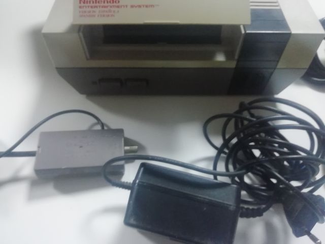 Nintendo NES con 2 mandos y Mario