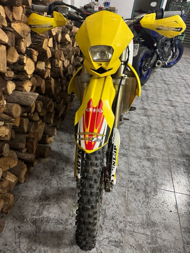 Suzuki RMZ 450 de enduro