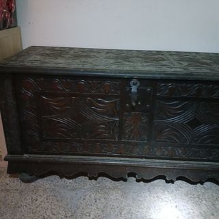 Baul- arcon antiguo.