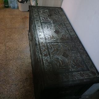 Baul- arcon antiguo.