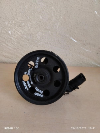 Bomba dirección xs4e-3a733-ac Ford Focus I Sedan