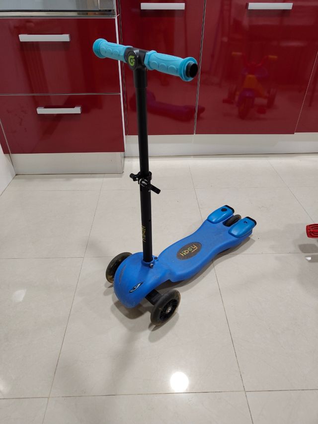 Moto, Triciclos, patinete infantil . Solo envío