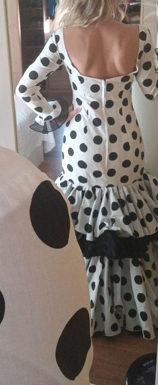 Traje de Flamenca lunares blanco y negro
