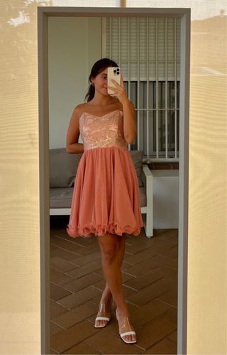 Vestido de fiesta corto color coral