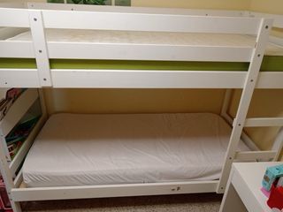 Cama alta infantil IKEA+calchones