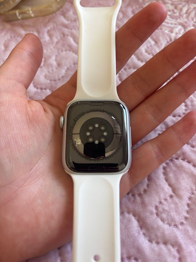 Apple Watch Blanco con Cargador