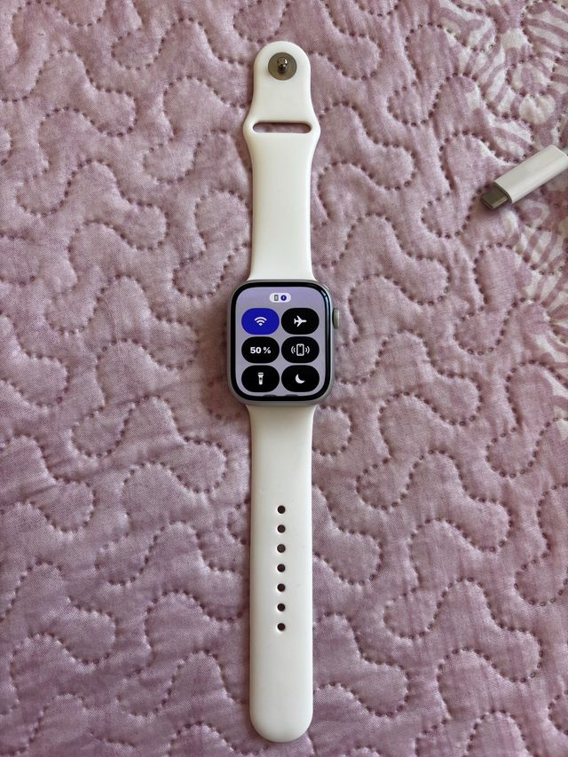 Apple Watch Blanco con Cargador