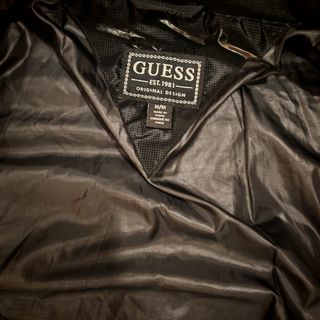 Chaqueta Guess Original Negra SOLO HOY