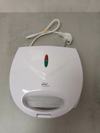 Sandwichera eléctrica 20€