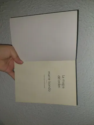 La magia del orden: Una novela gráfi...