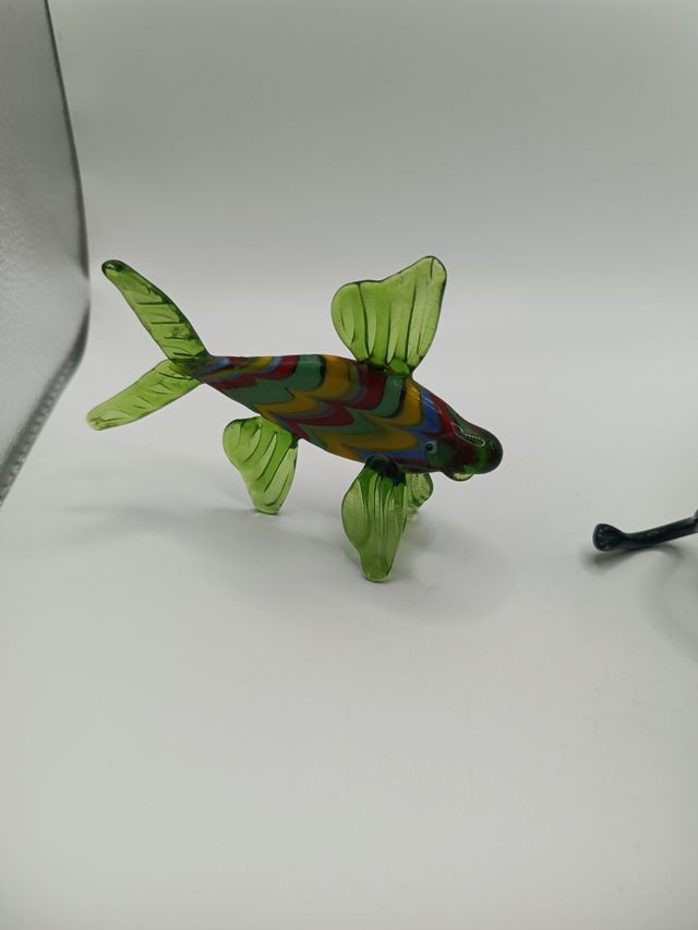 Pesce e polpo in vetro colorato