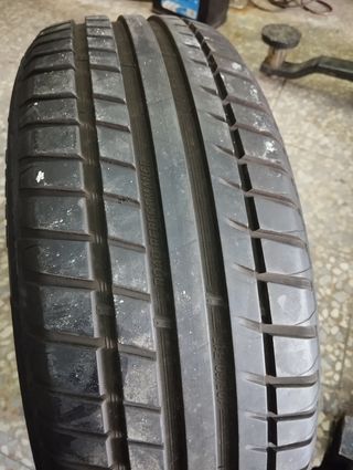 Vendo Neumático,cubierta o rueda  Riken 195/60 R15