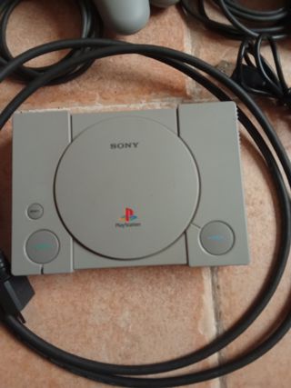 Consola PS1 gris + 2 mandos