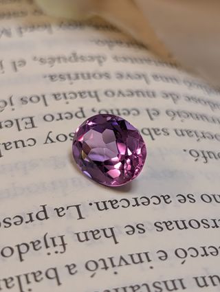 Preciosa Amatista Ovalada Rosa y Morada