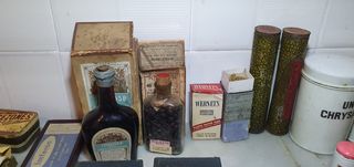 Lote de productos farmacéuticos antiguos