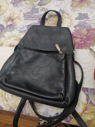 Lote de bolsos: negro, rojo azul marino,cuero 
