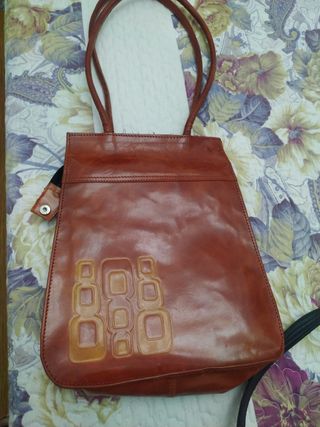 Lote de bolsos: negro, rojo azul marino,cuero 
