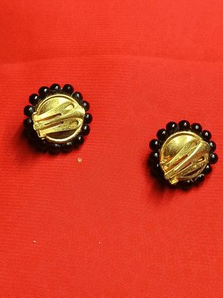 Pendientes antiguos de bisutería