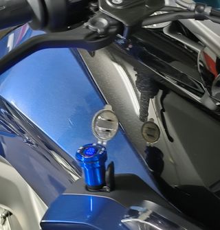 Cargador rápido USB. Motos BMW y Triumph.