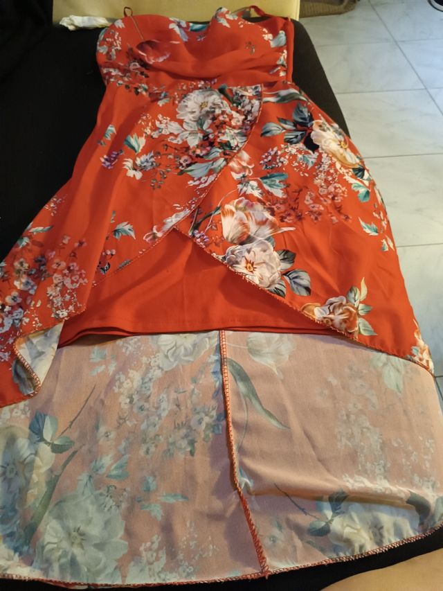 Vestido rojo floral para fiesta