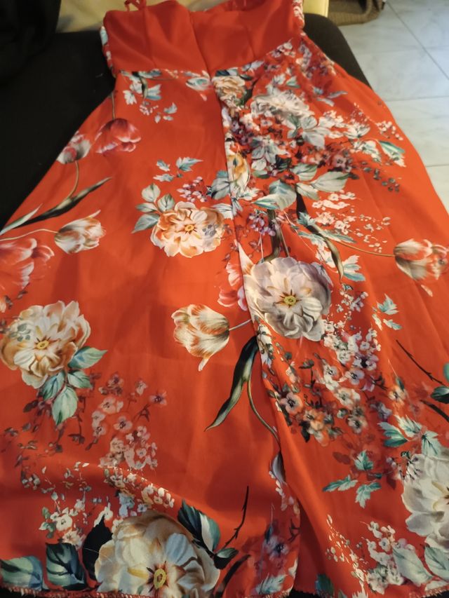 Vestido rojo floral para fiesta