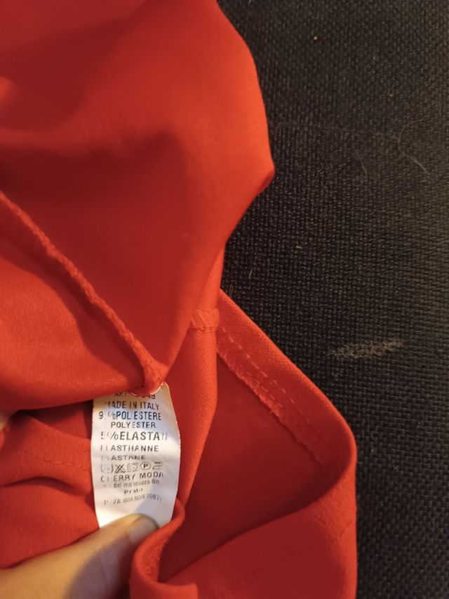 Vestido rojo floral para fiesta