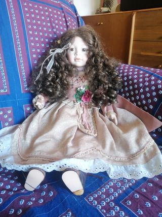 Bambola ceramica vintage da collezione